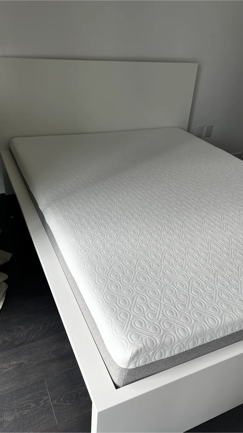 Bed Frame-Like New! image indicator(3)