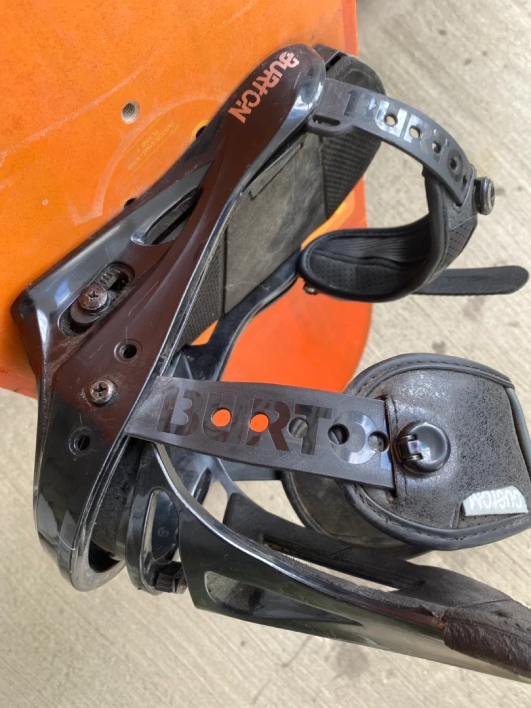 Burton Custom C40 140cm Snowboard w/ Bindings image indicator(2)