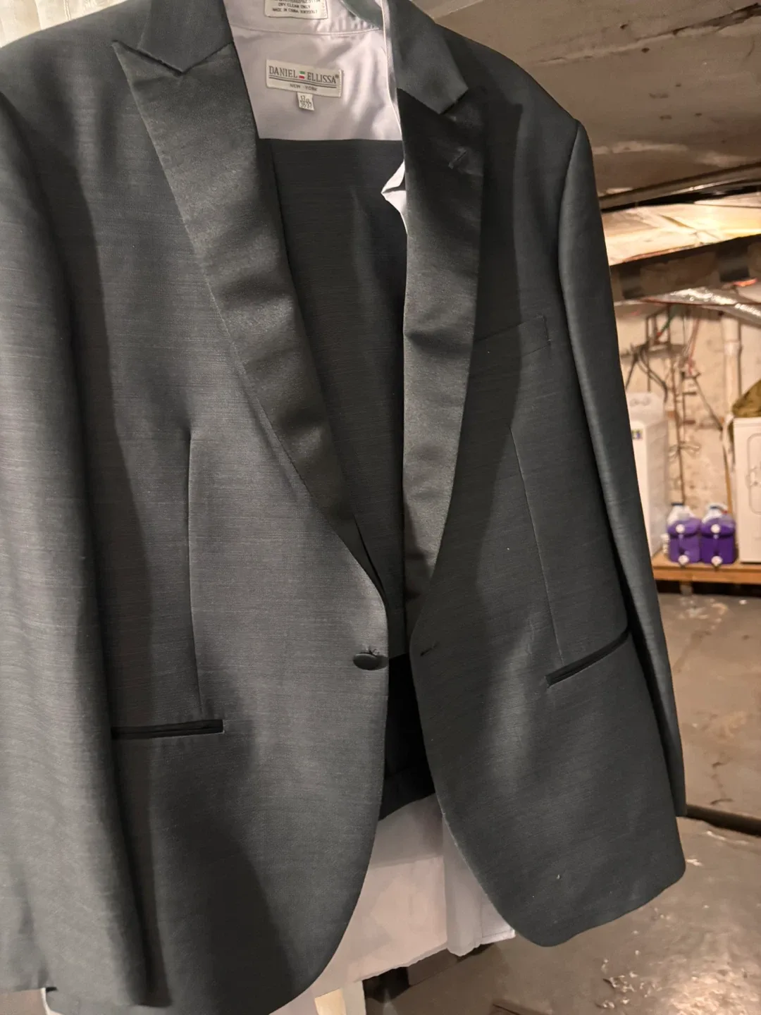 Daniel Ellissa Suit - Size 17 1/2 36-37 & 44/38