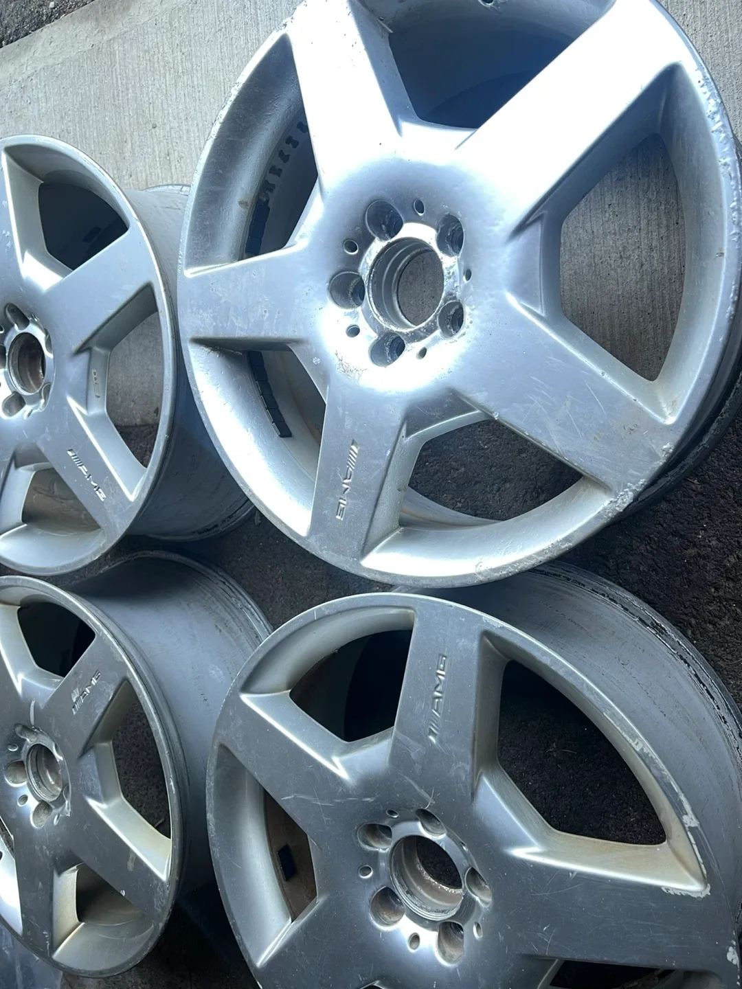 Mercedes-Benz AMG Rims - Set of 4 - 19” image indicator(2)