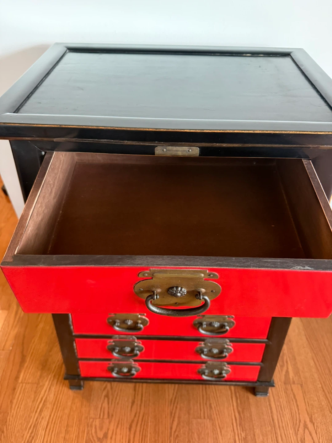 Chinese Antique Red & Black Accent Chest - 6 Drawers - photo 5