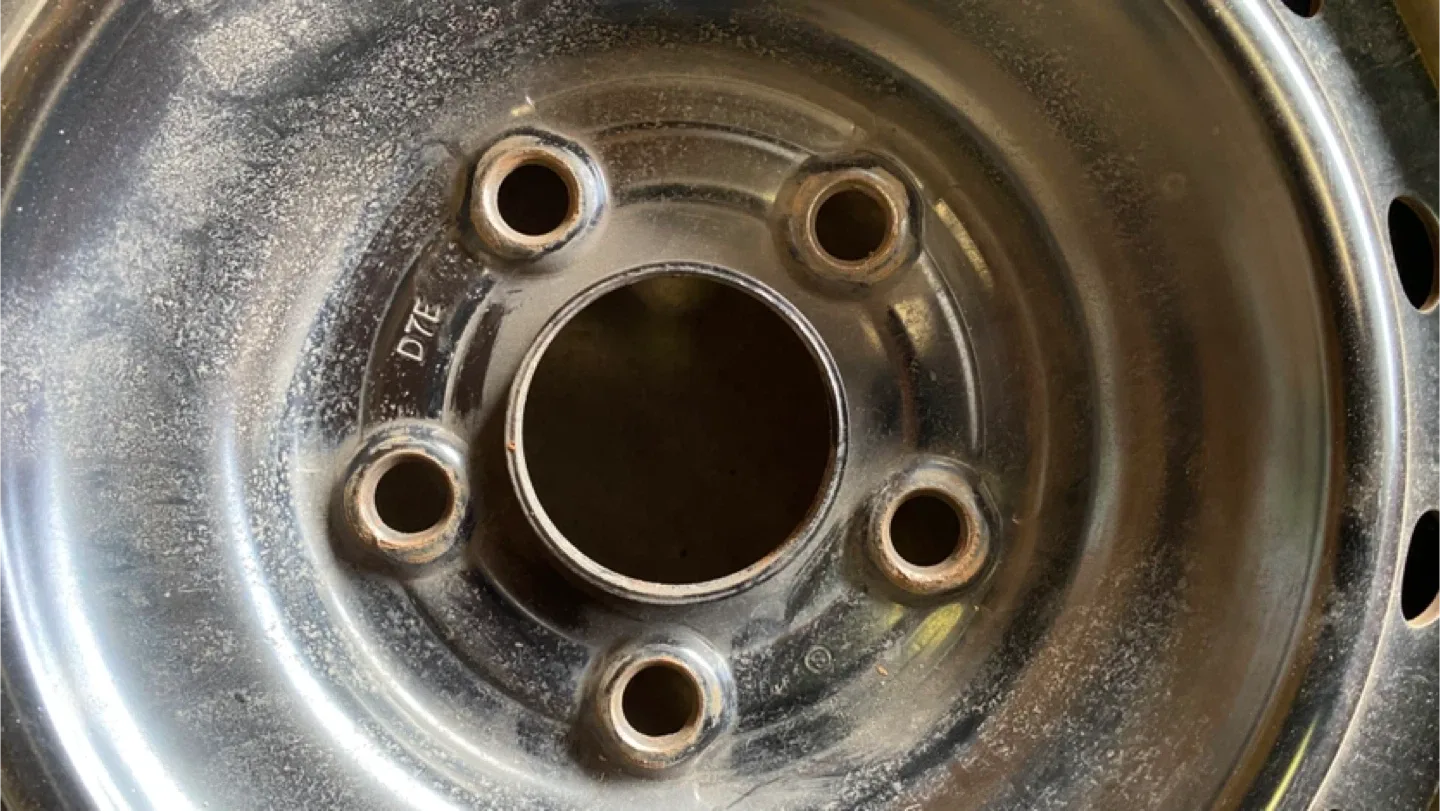 Firestone Winter Tires with rims - 215/70R16 image indicator(8)