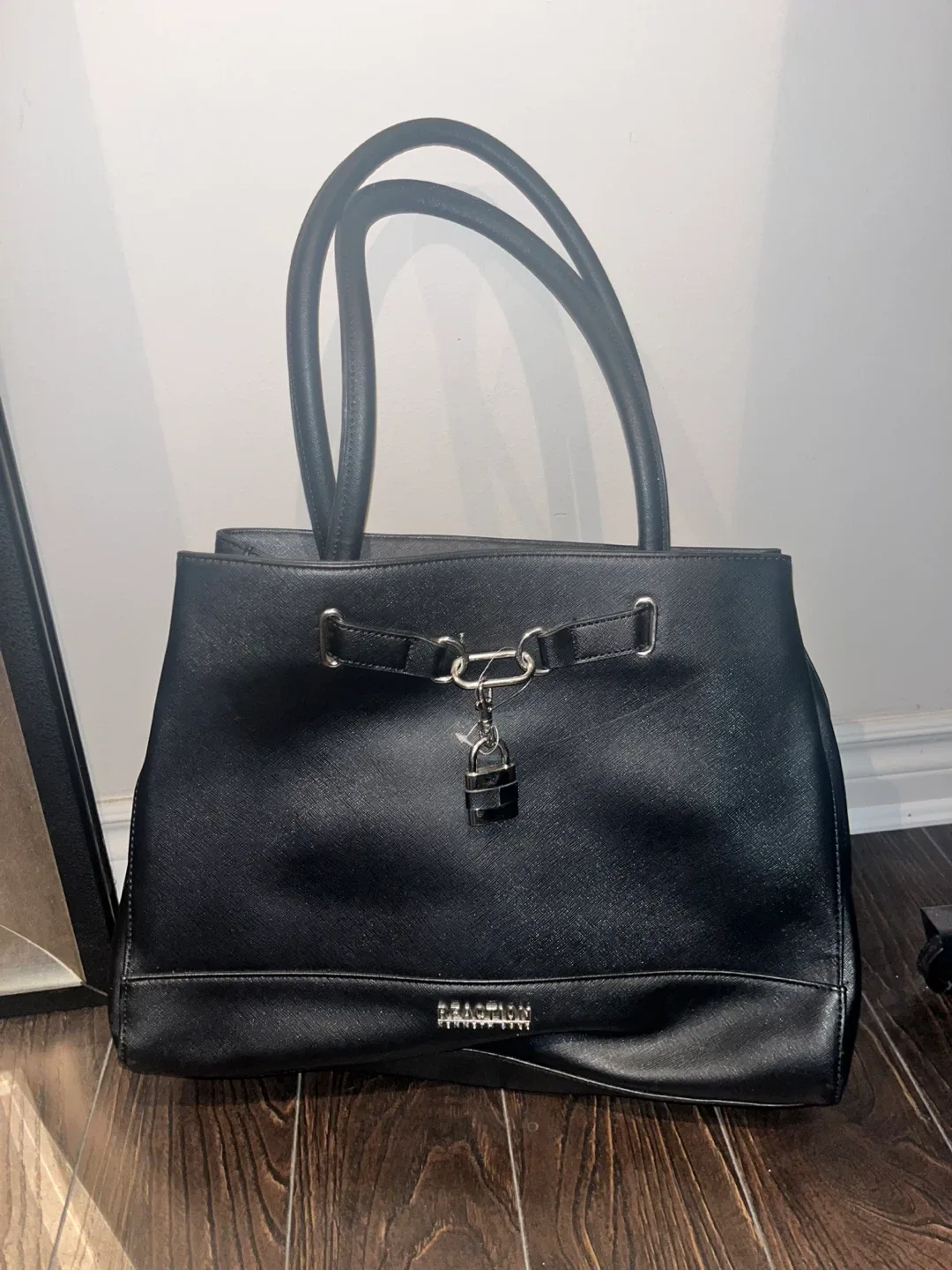 Reaction Kenneth Cole Black Tote Bag image indicator(2)