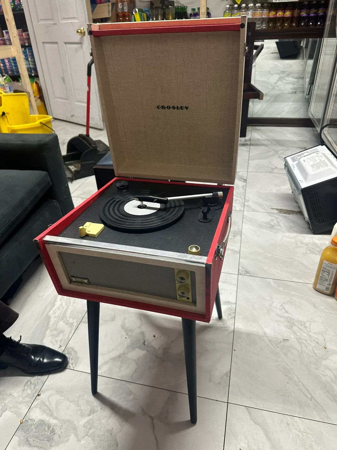 Crosley Turntable with Stand image indicator(2)