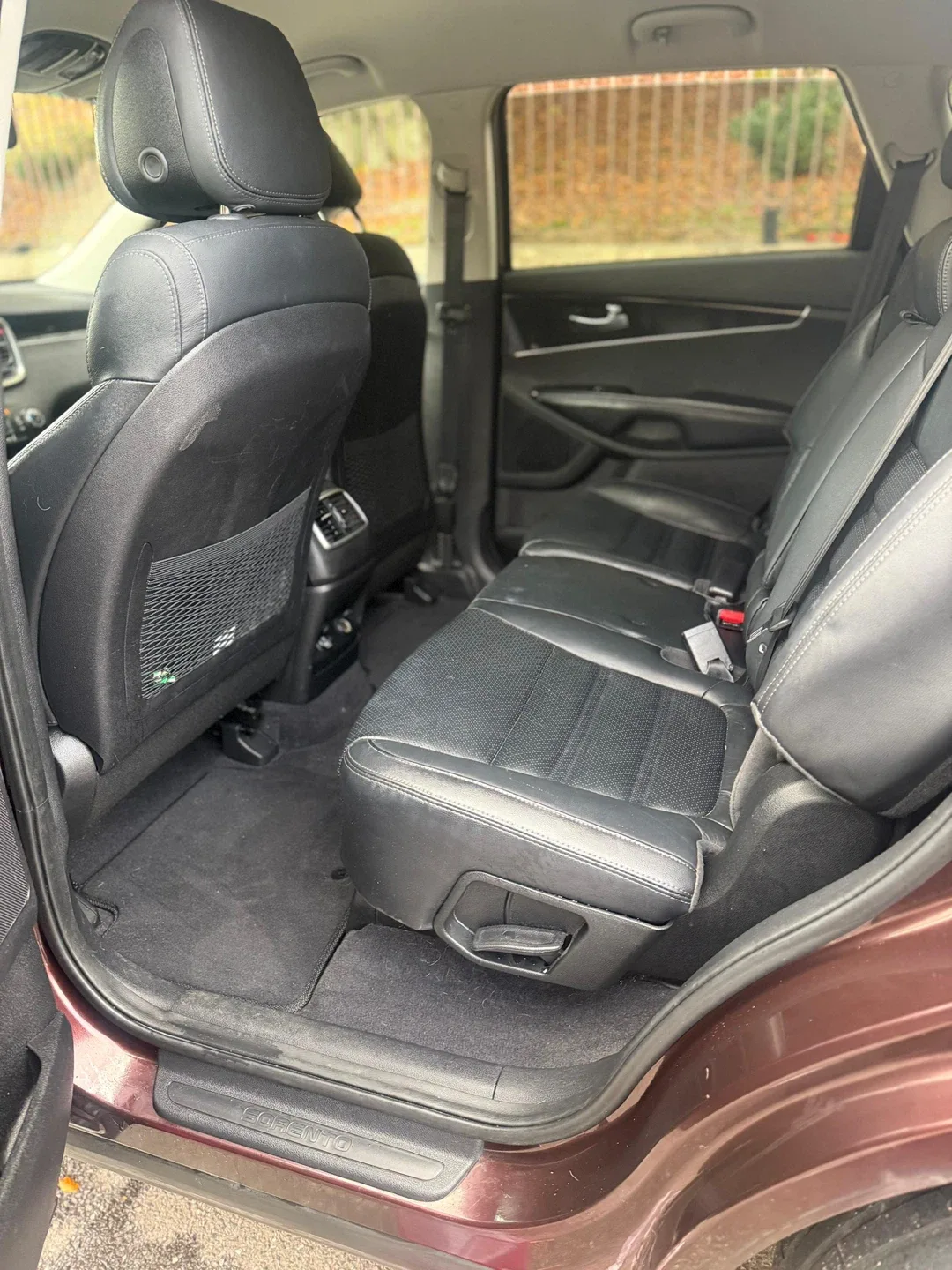 2016 Kia Sorento EX V6 - Maroon SUV image indicator(10)