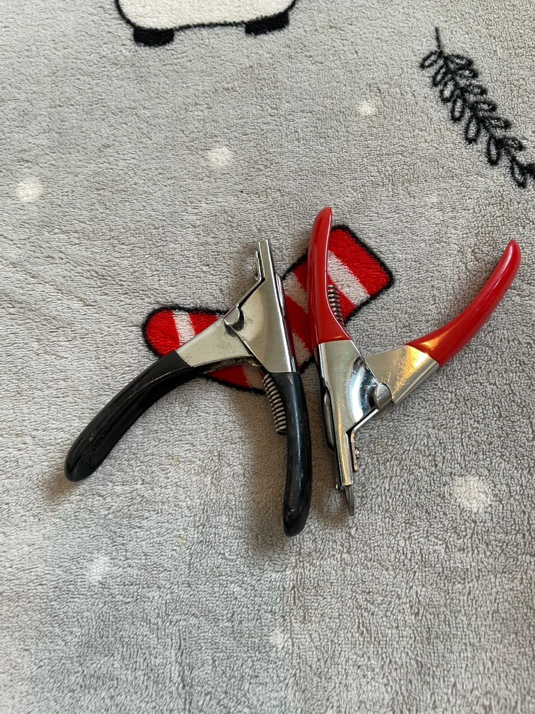 Medium/Large Dog Nail Clippers thumbnail