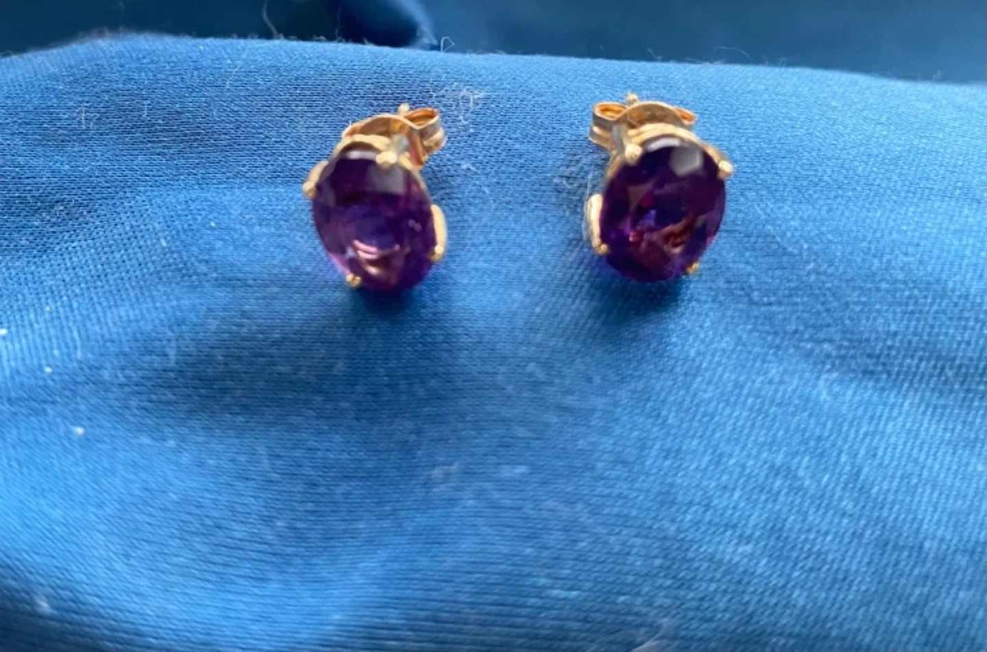 14k Amethyst Stud Earrings image indicator(2)