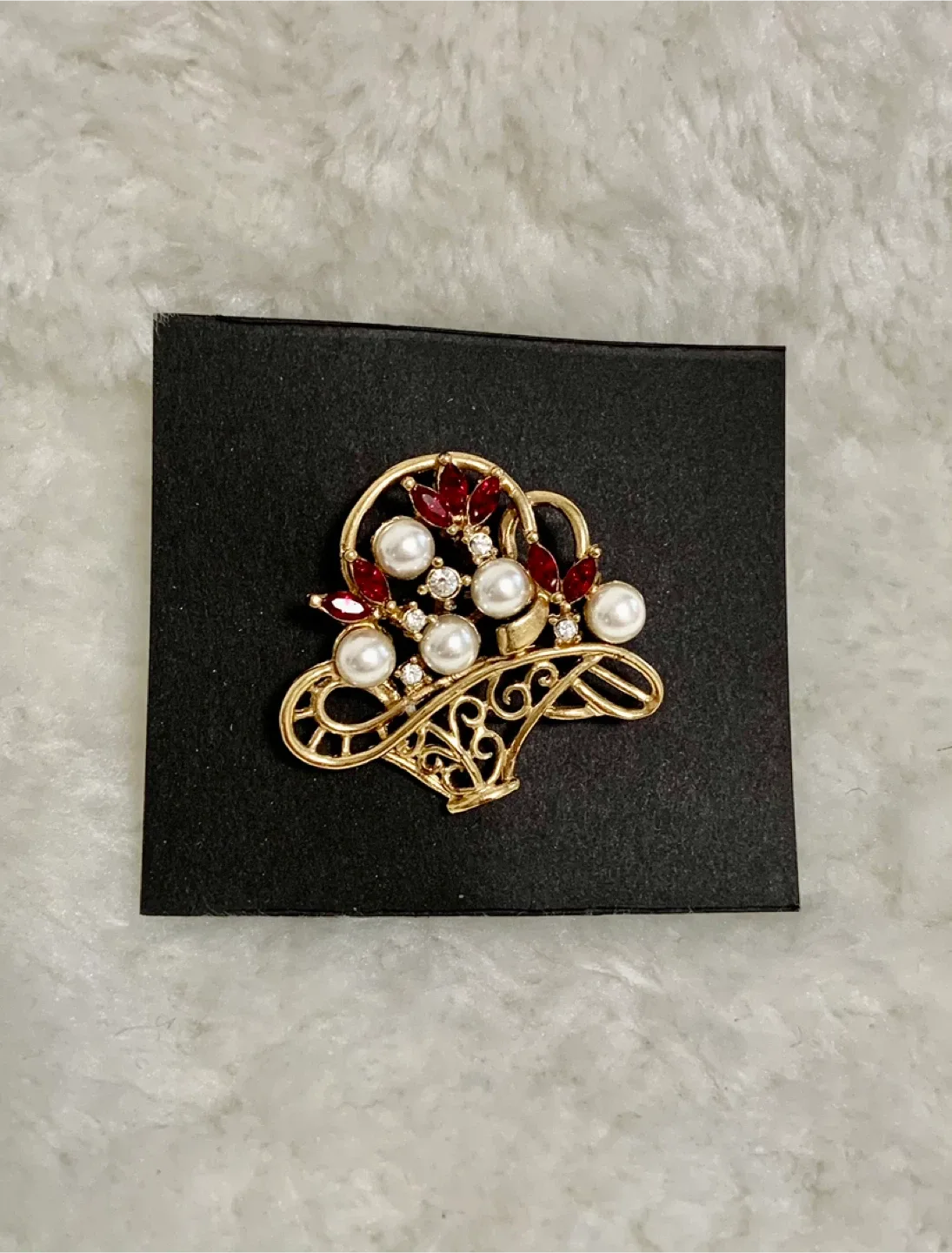 Vintage Gold Red Hat Gemstone Brooch