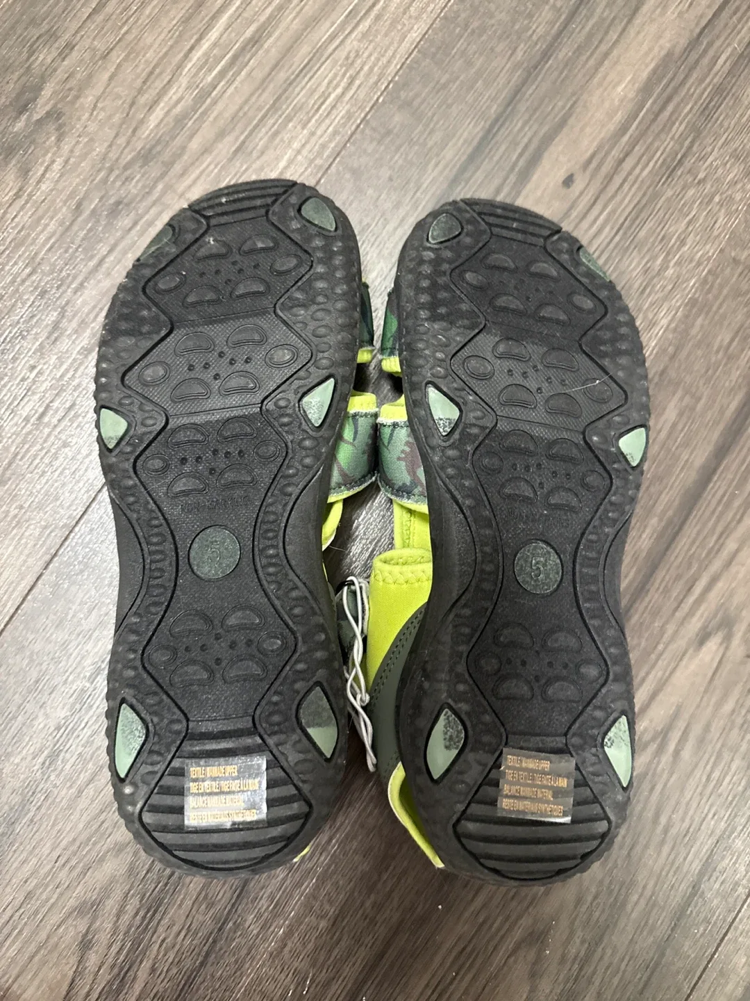 Kids' Camo & Neon Green Sandals - Size 5 image indicator(2)