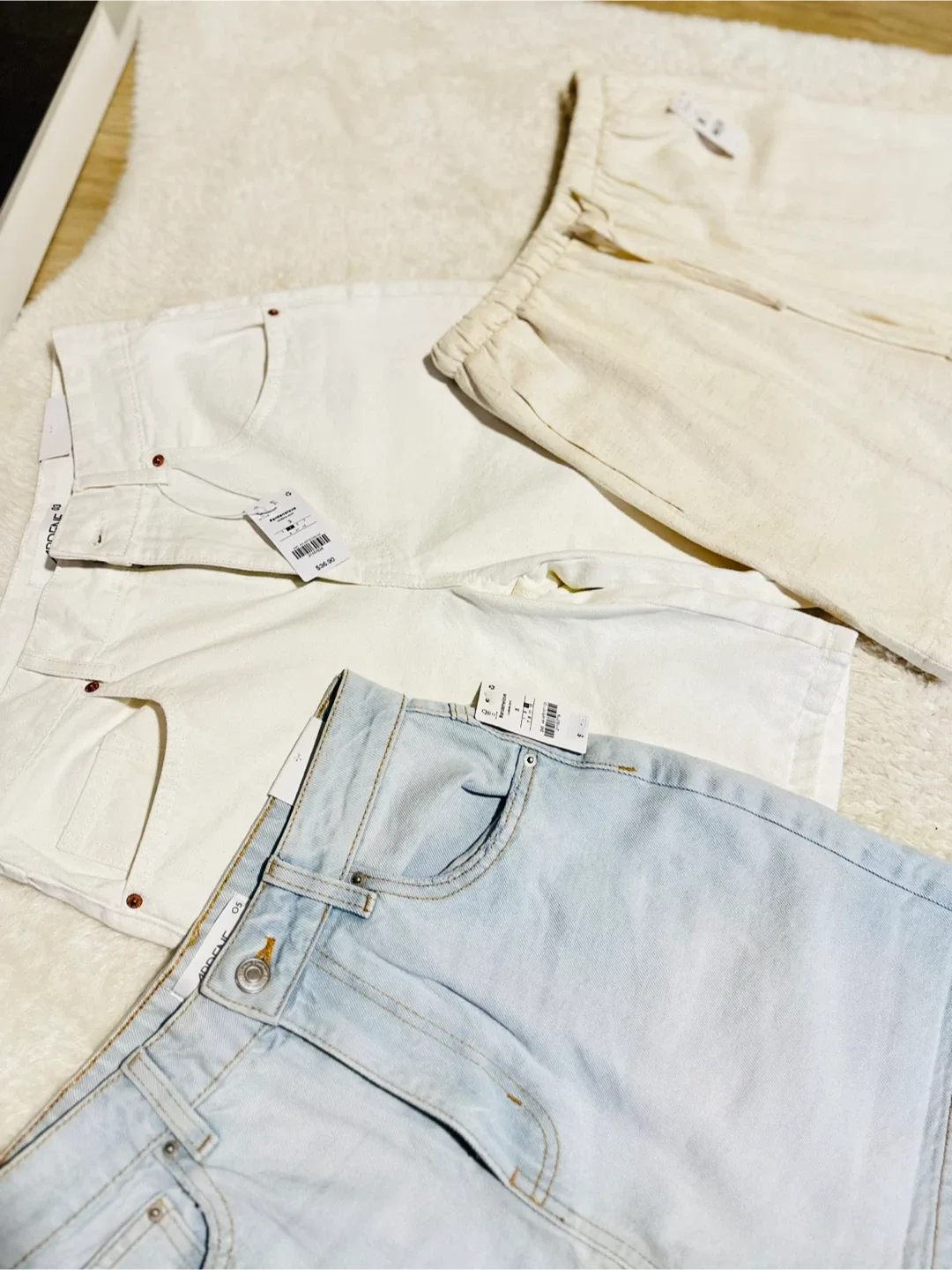 THREE BRAND NEW SHORTS BLUE WHITE BEIGE - SMALL, 3, 5 image indicator(2)