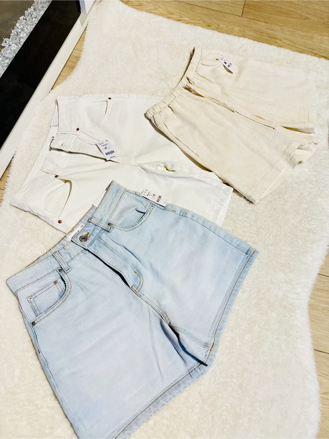THREE BRAND NEW SHORTS BLUE WHITE BEIGE - SMALL, 3, 5