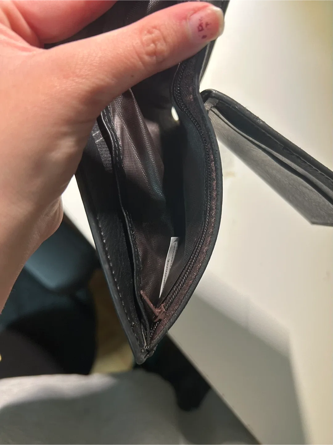 Black Wallet image indicator(3)