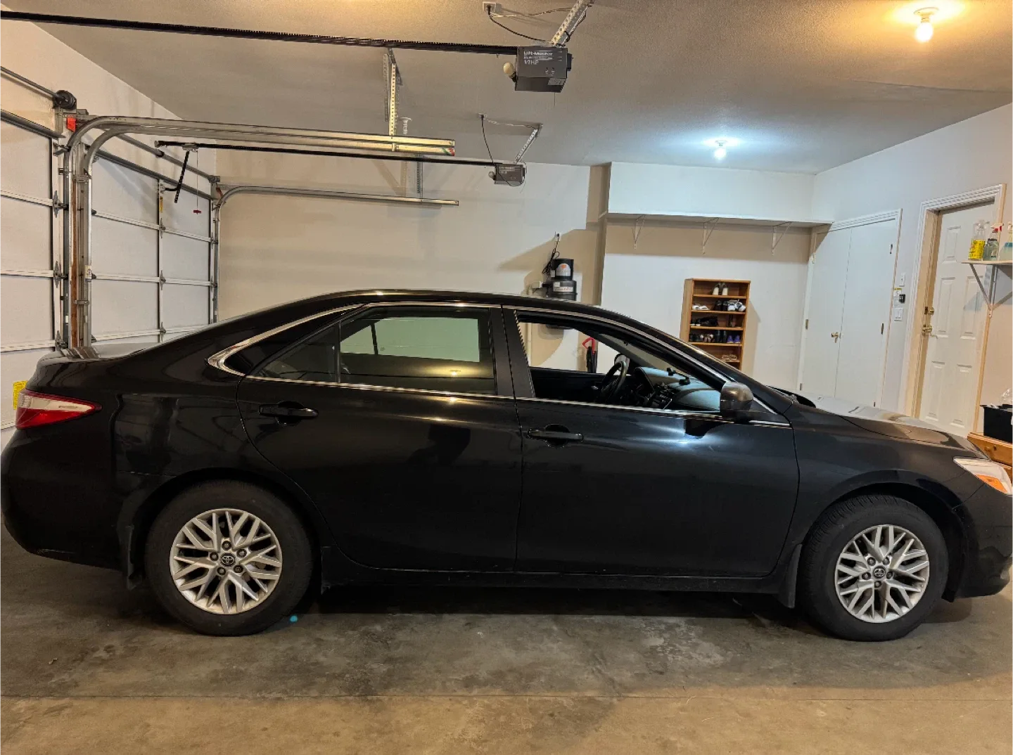 2017 Toyota Camry LE w/ Bluetooth, Cruise Control, Rearview Cam image indicator(4)