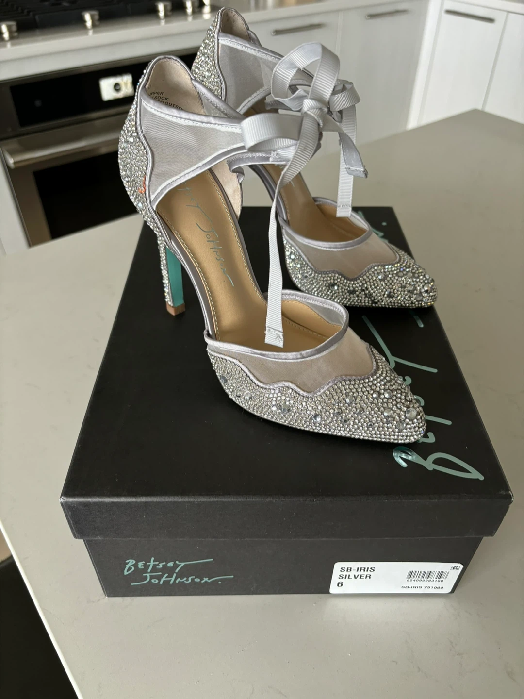 Betsey Johnson IRIS Silver Heels - Size 6 - photo 4