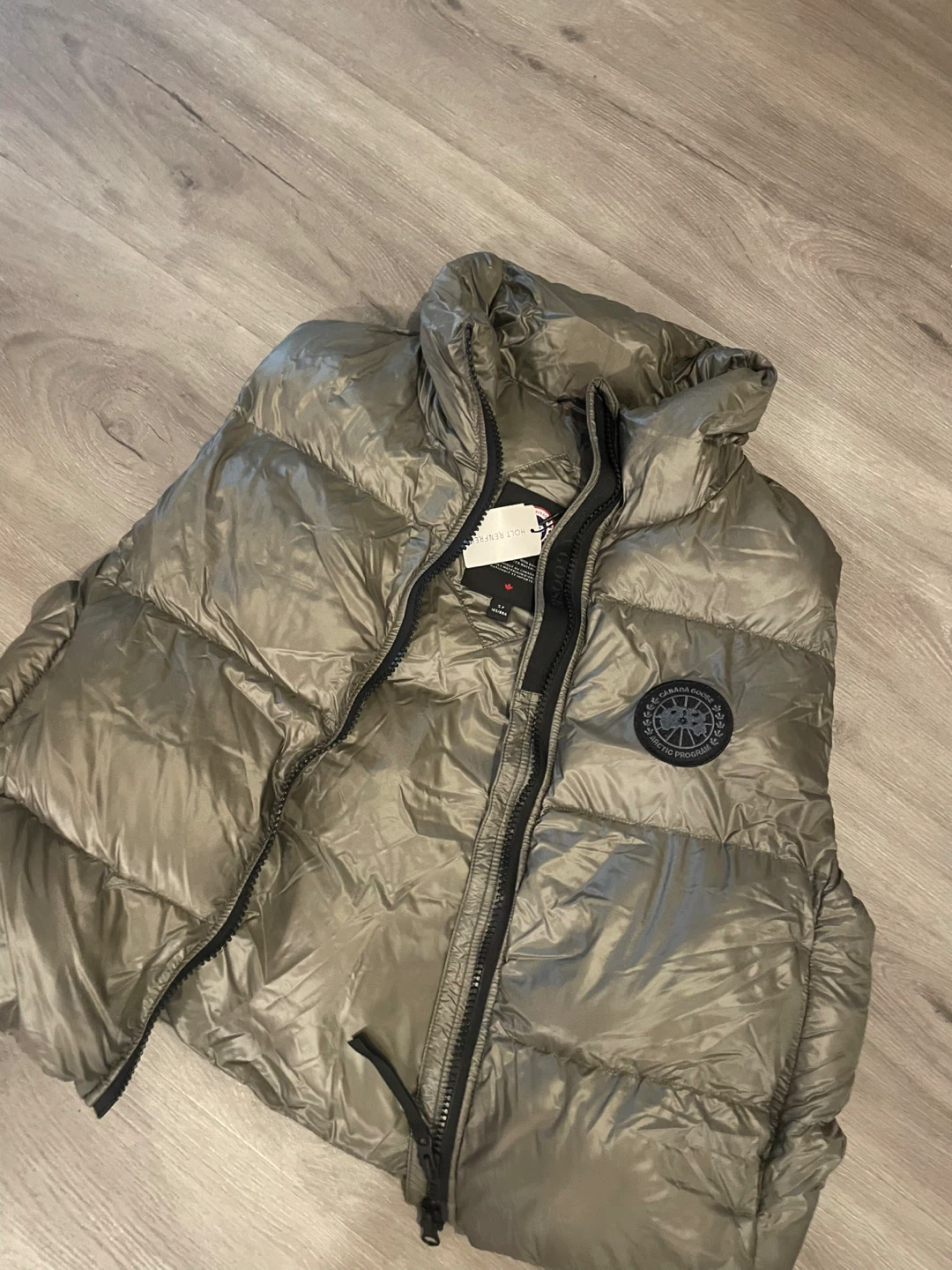 Canada Goose Puffer Vest - Size Small - photo 3