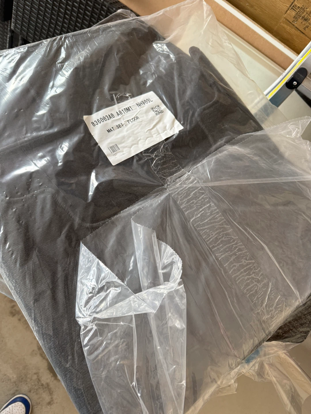Floor Mat Set - New in Package for 2023 -2026 honda crv - photo 2