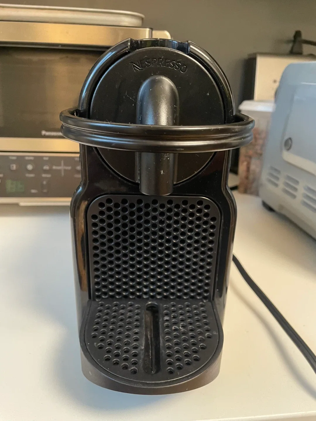 Nespresso Essenza Mini Coffee Machine - Black image indicator(2)