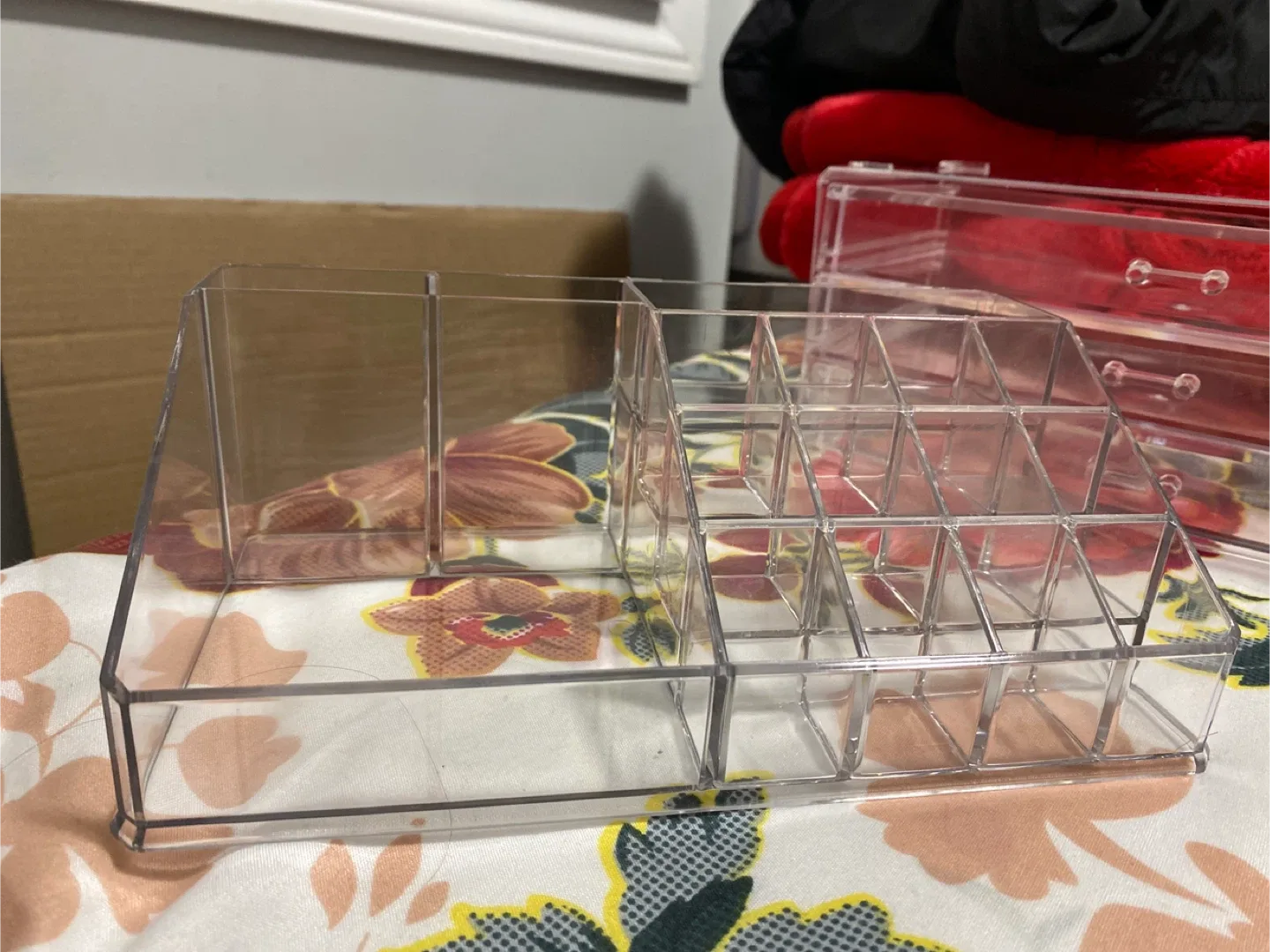 Acrylic Makeup Organizer image indicator(2)