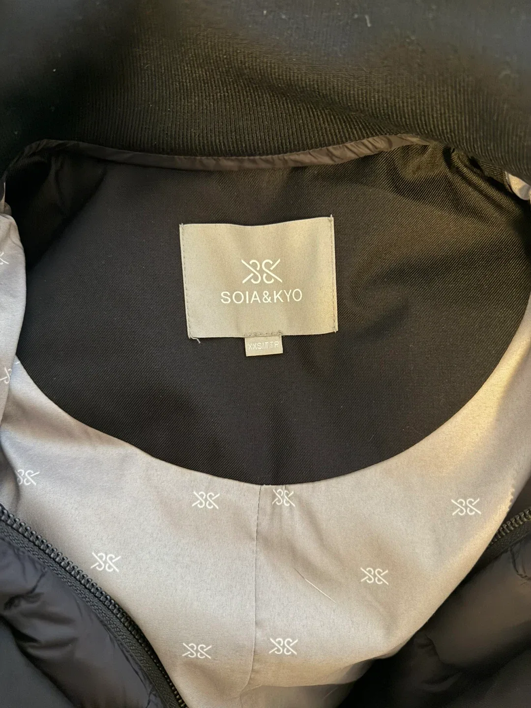 Soia & Kyo Black Down Coat - Size XXS image indicator(3)