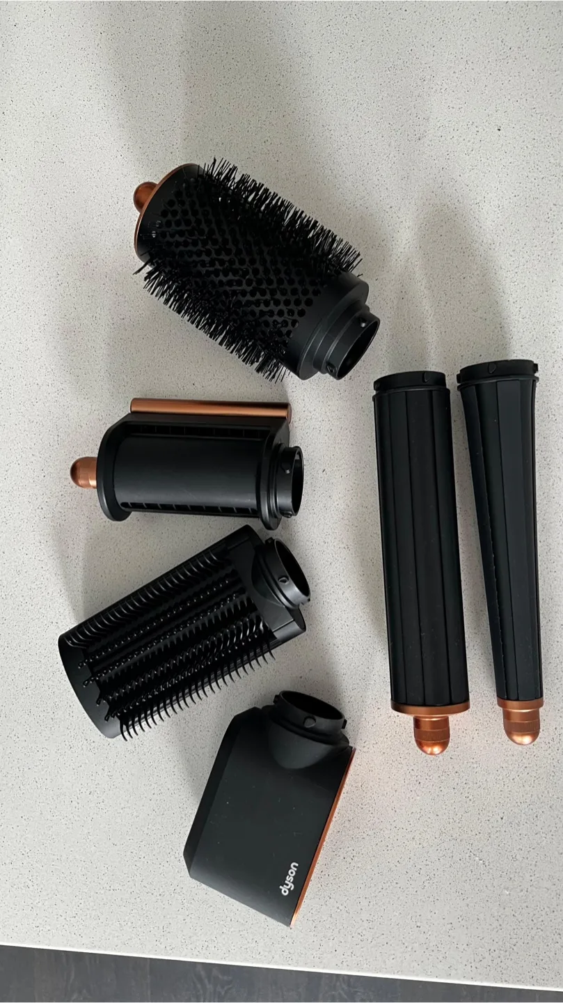 Dyson Airwrap i.d. Multi-Styler - New in Box!🥕 image indicator(2)