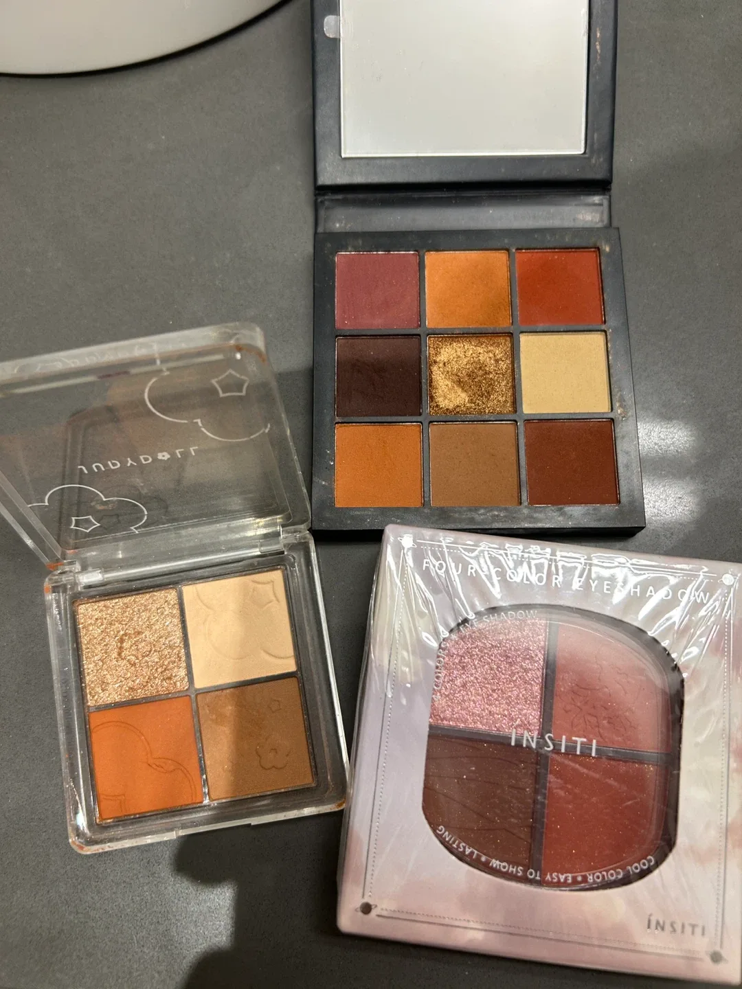 Huda beauty Eyeshadow Palettes image indicator(2)
