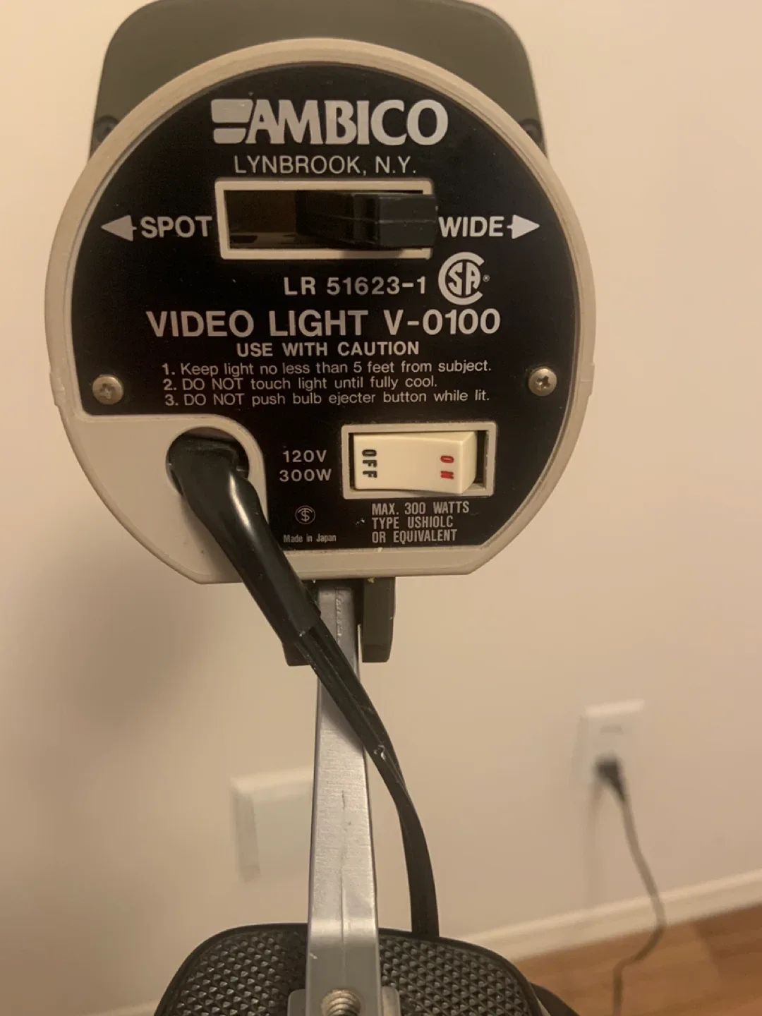 Ambico Video Light V-0100 with Tripod image indicator(3)