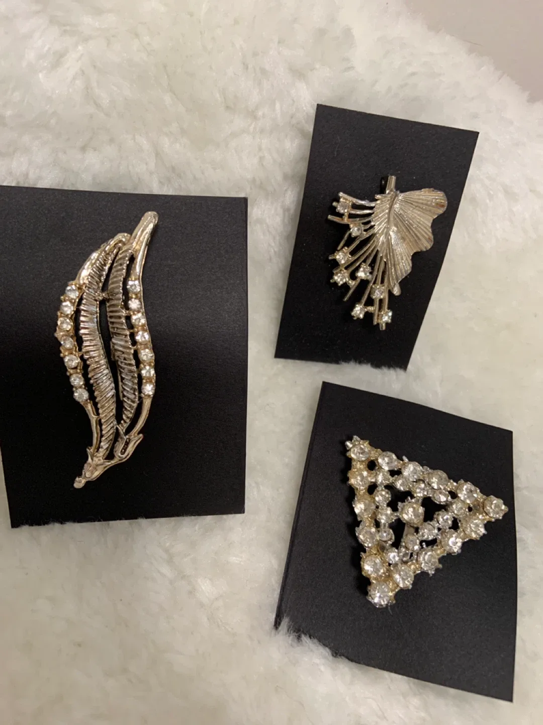 Vintage Brooch Set