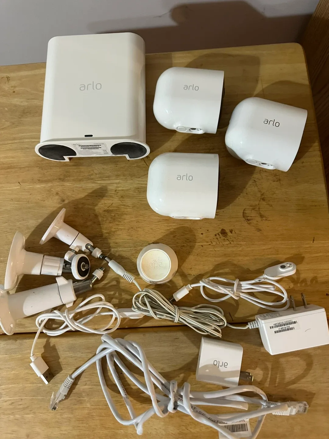 Arlo Security Camera System with Base Station image indicator(2)