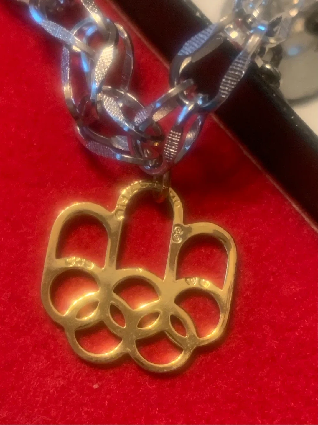 Vintage Kingston Charm Bracelet image indicator(2)