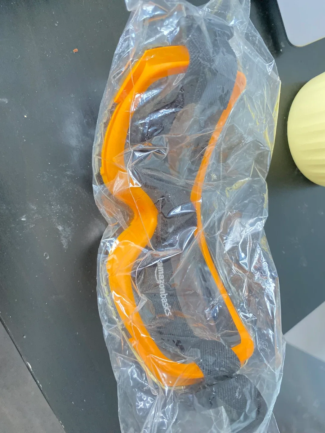 AmazonBasics Snow Goggles - Orange Accent image indicator(2)