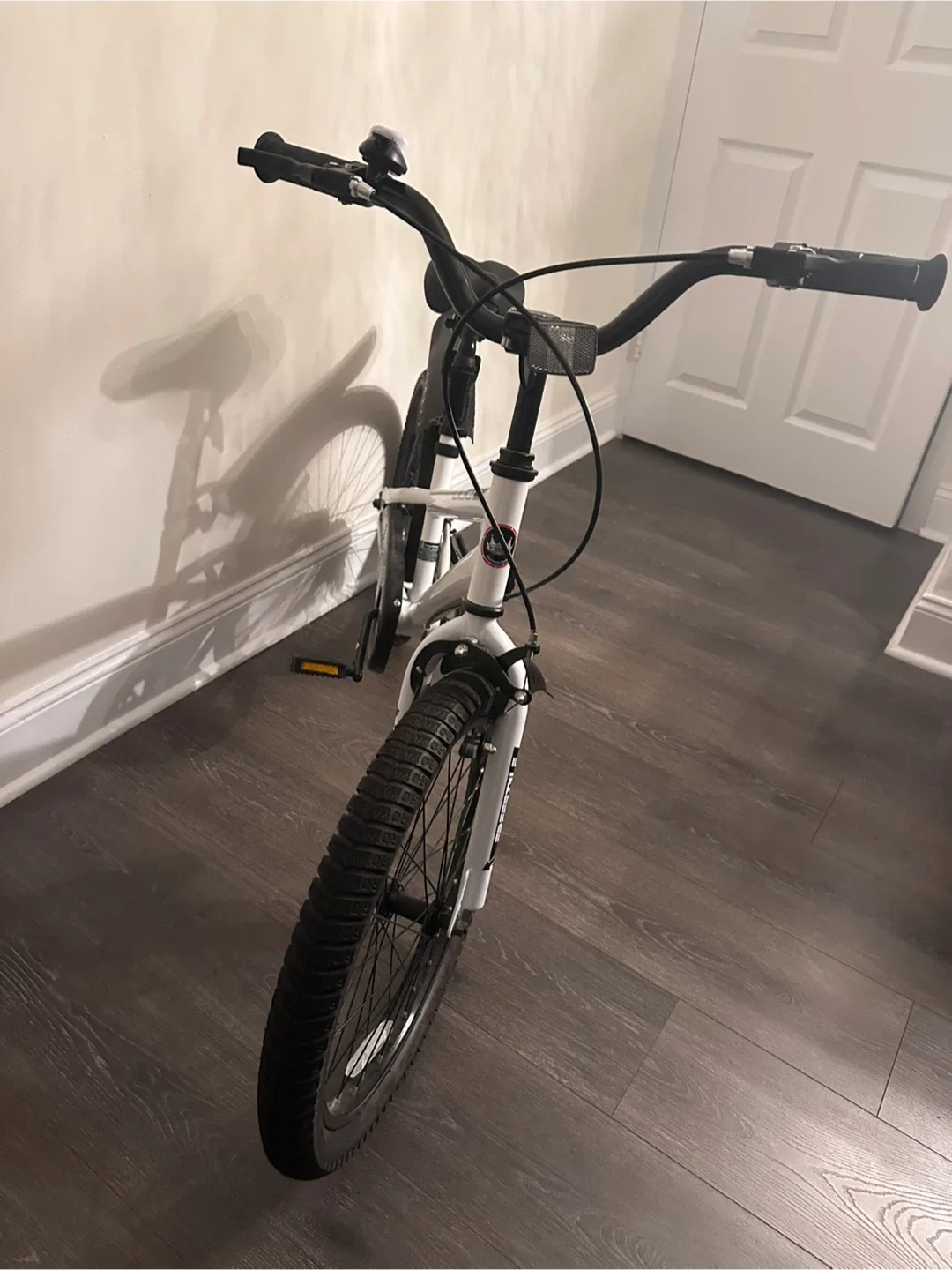 RoyalBaby Freestyle 20" White Bike image indicator(4)