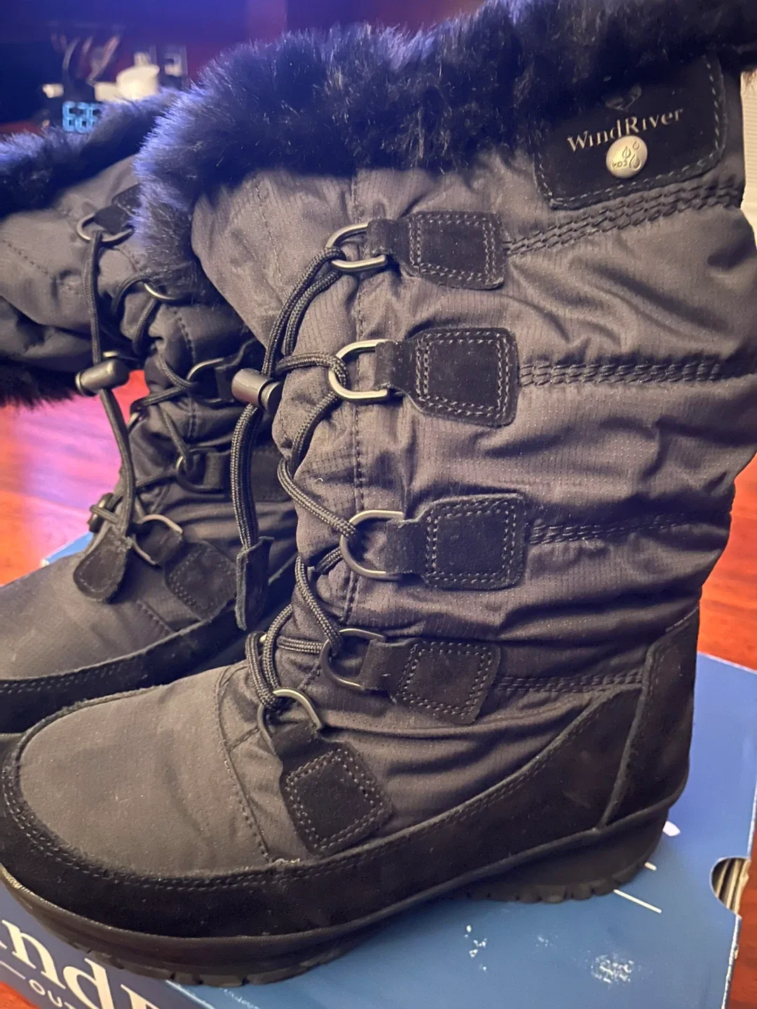 2 pairs Size 8 narrow fit women’s wind River winter boots image indicator(4)