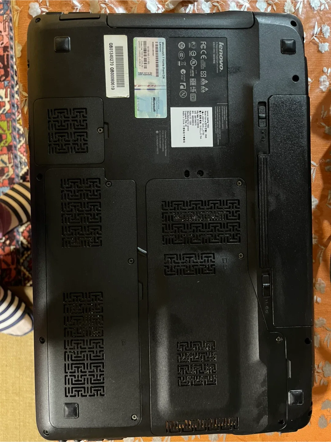 Lenovo IdeaPad Y560 Laptop - Windows 7, Intel Core i7 image indicator(6)