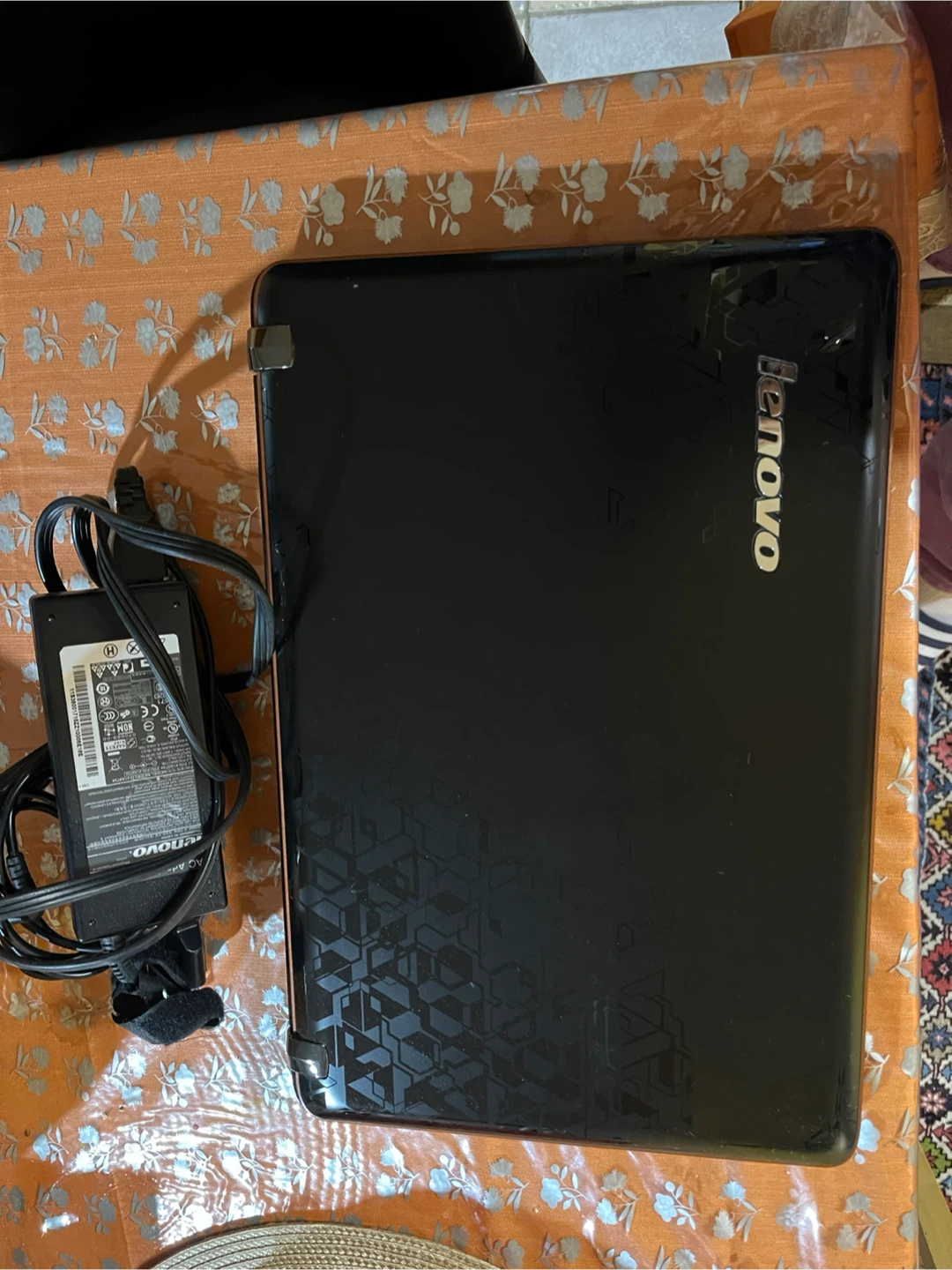 Lenovo IdeaPad Y560 Laptop - Windows 7, Intel Core i7