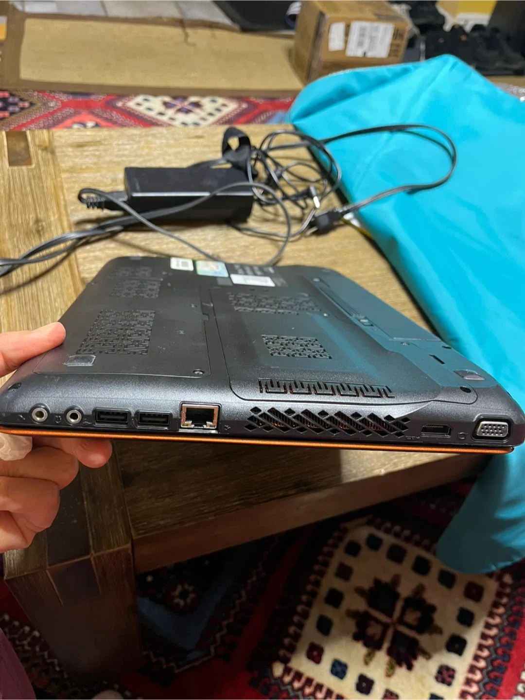 Lenovo IdeaPad Y560 Laptop - Windows 7, Intel Core i7 image indicator(7)