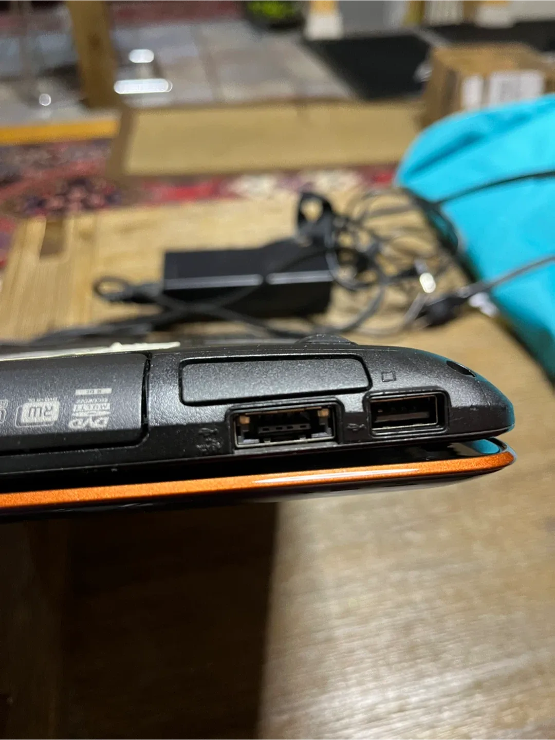 Lenovo IdeaPad Y560 Laptop - Windows 7, Intel Core i7 image indicator(9)