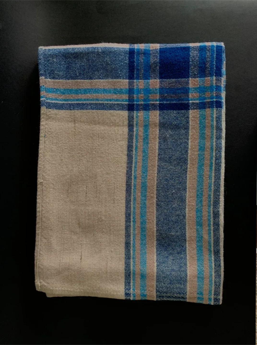 Vintage Woollen French Tablecloth 67"x 48" image indicator(5)