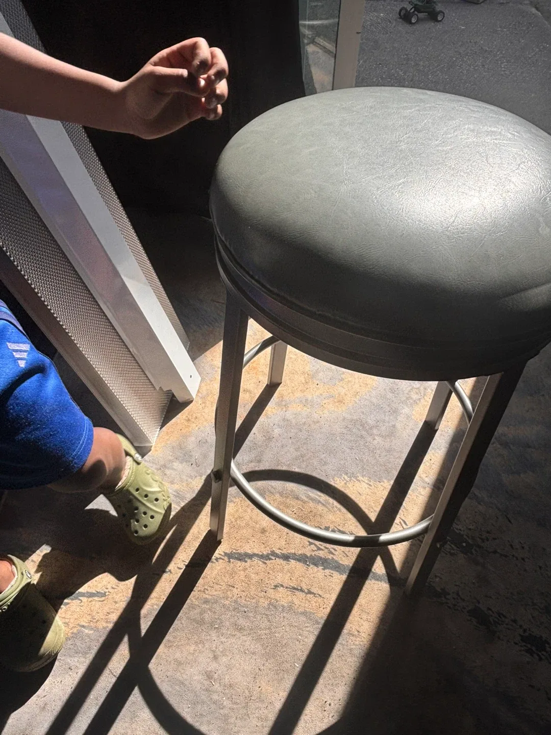 OULLUO Swivel Bar Stool Set - New in Box image indicator(7)