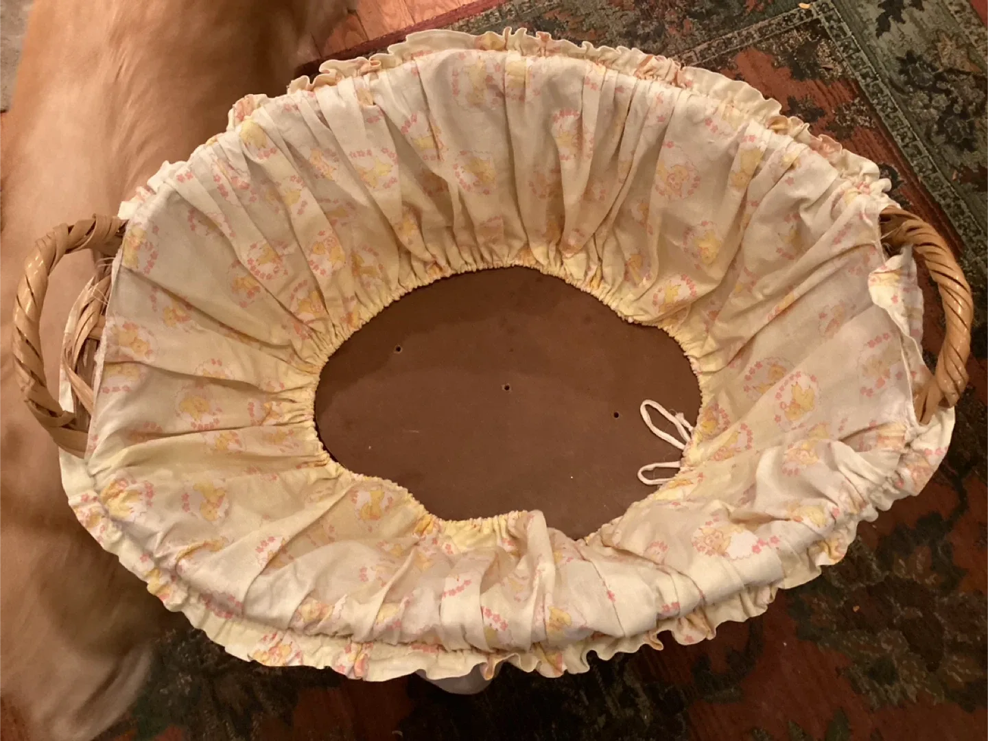 Brand New Wicker Bassinet Cradle Bed on Wheels or For Displaying image indicator(2)