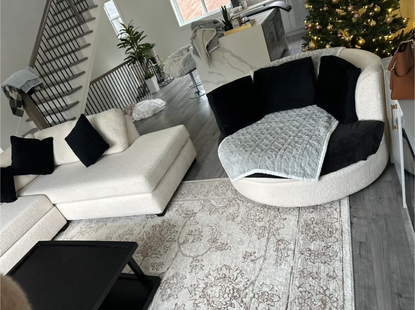 White -coloured Sectional Sofa image indicator(2)