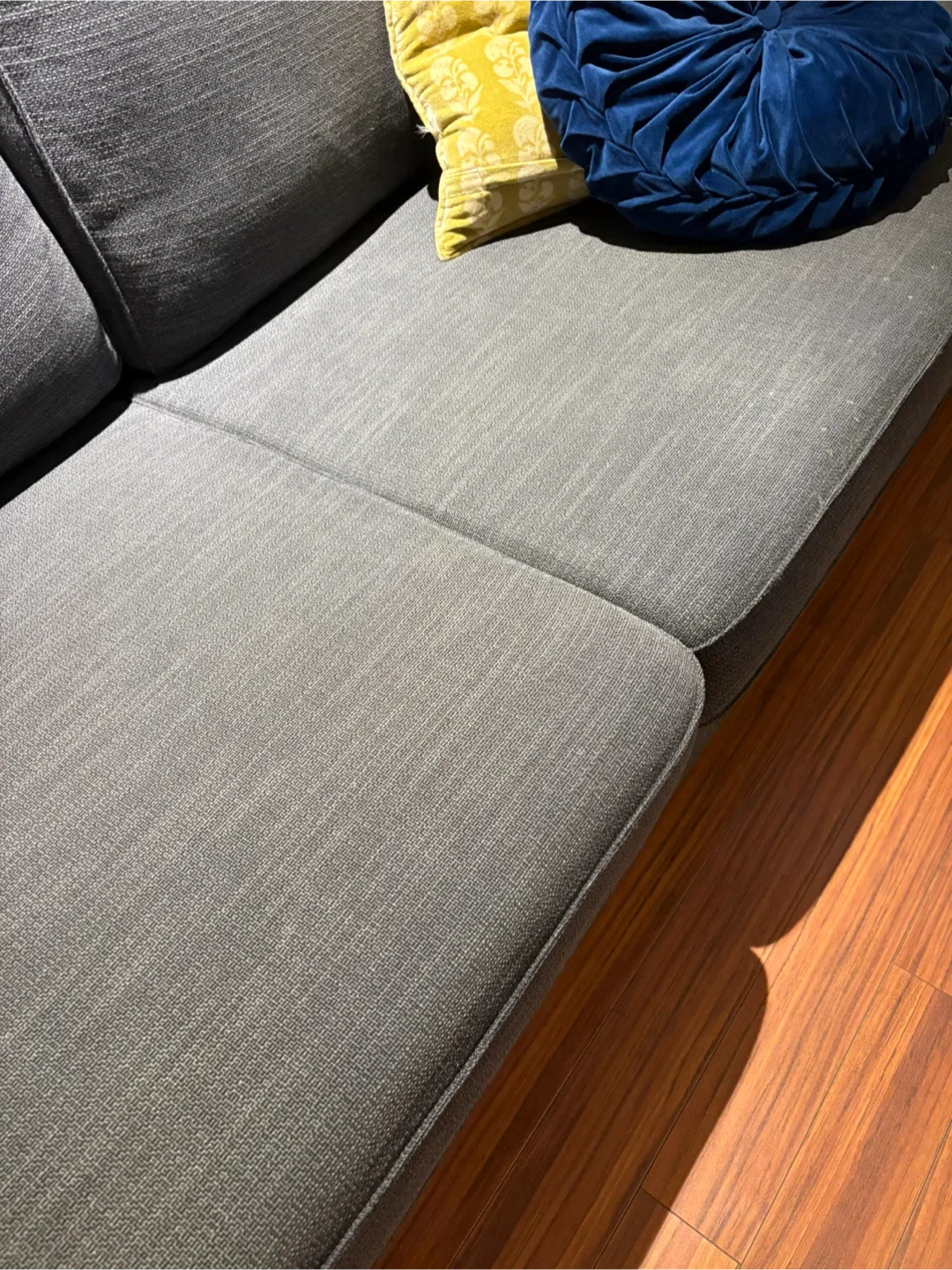 IKEA Sofa image indicator(5)