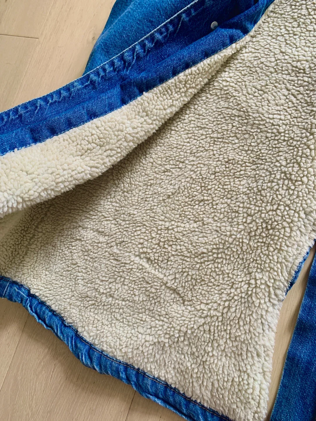 Zara Trafaluc Denimwear XS Shearling Lined Jacket image indicator(2)