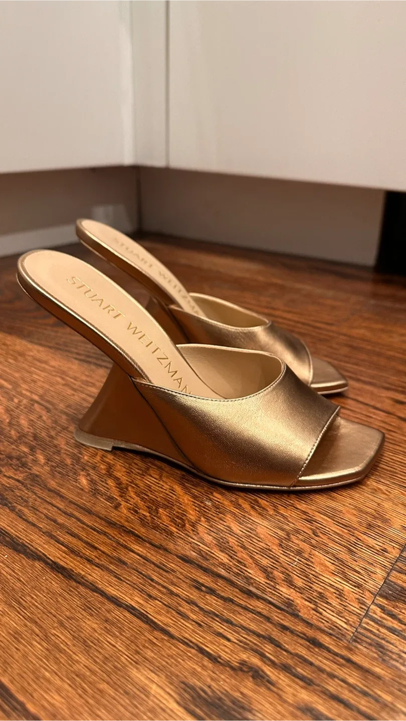 Stuart Weitzman Gold Mules Size 6.5 image indicator(2)