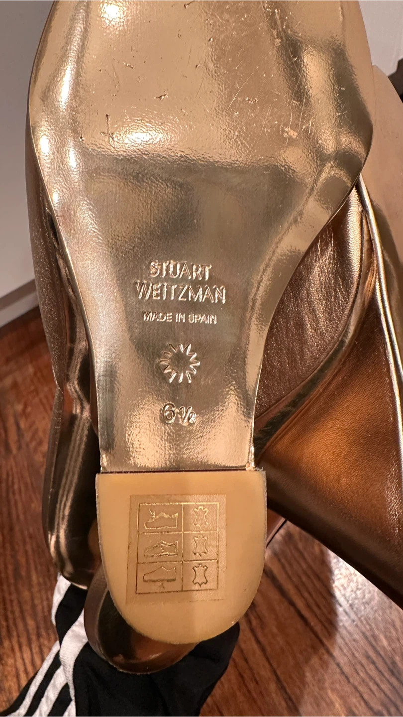 Stuart Weitzman Gold Mules Size 6.5 - photo 3