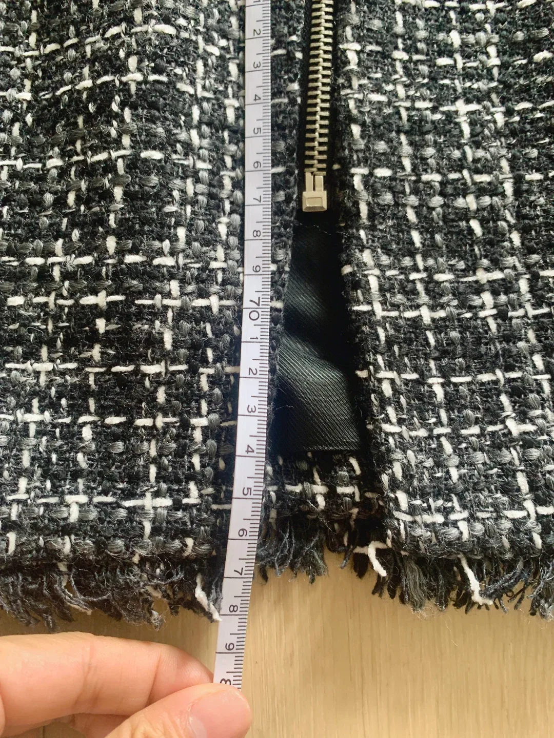 New Zara Basic Collection Tweed Jacket - Size M image indicator(6)