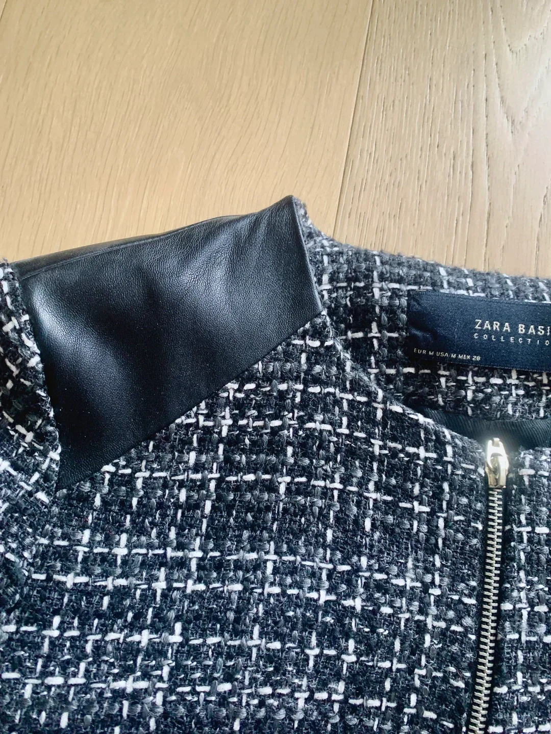 New Zara Basic Collection Tweed Jacket - Size M image indicator(3)