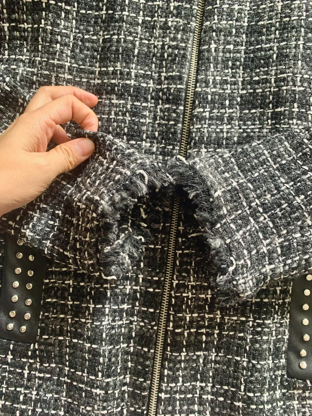 New Zara Basic Collection Tweed Jacket - Size M image indicator(5)