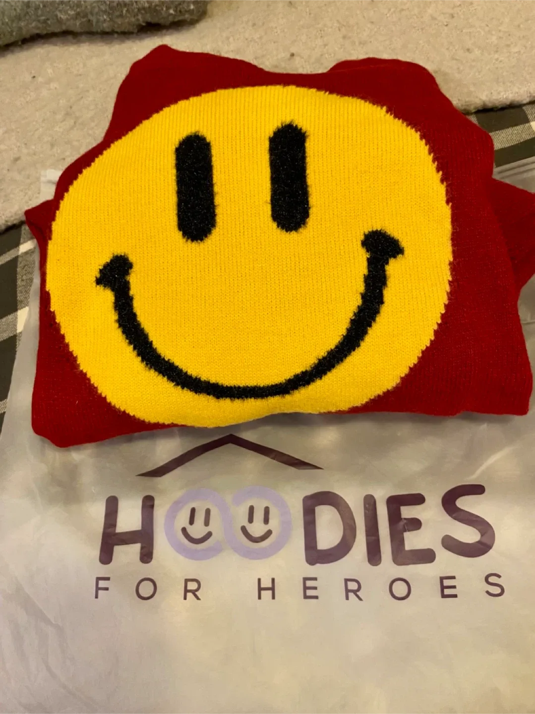 Hoodies for Heroes Smile Sweater image indicator(2)