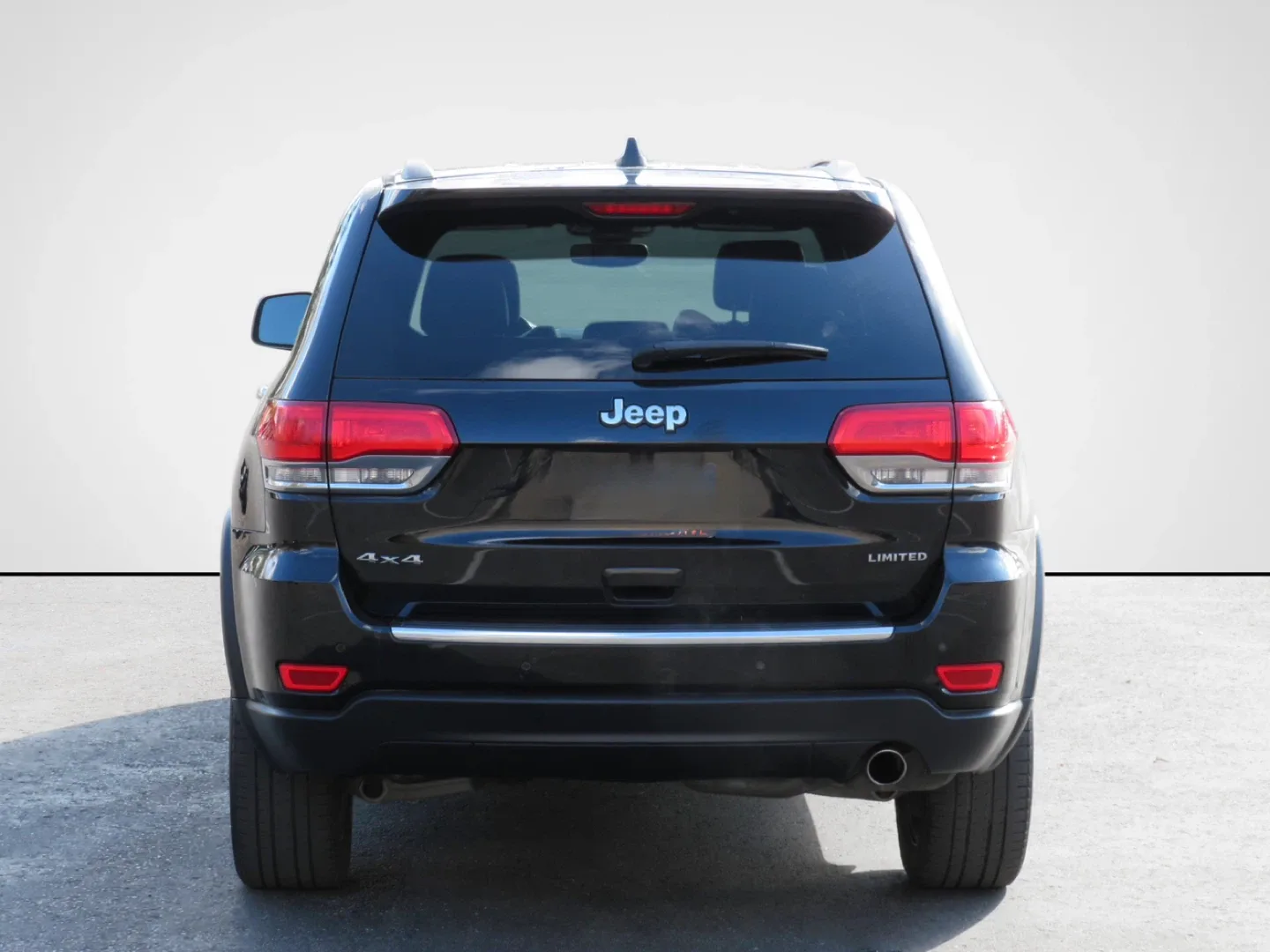 2017 Black Jeep Grand Cherokee Limited 4x4 image indicator(3)