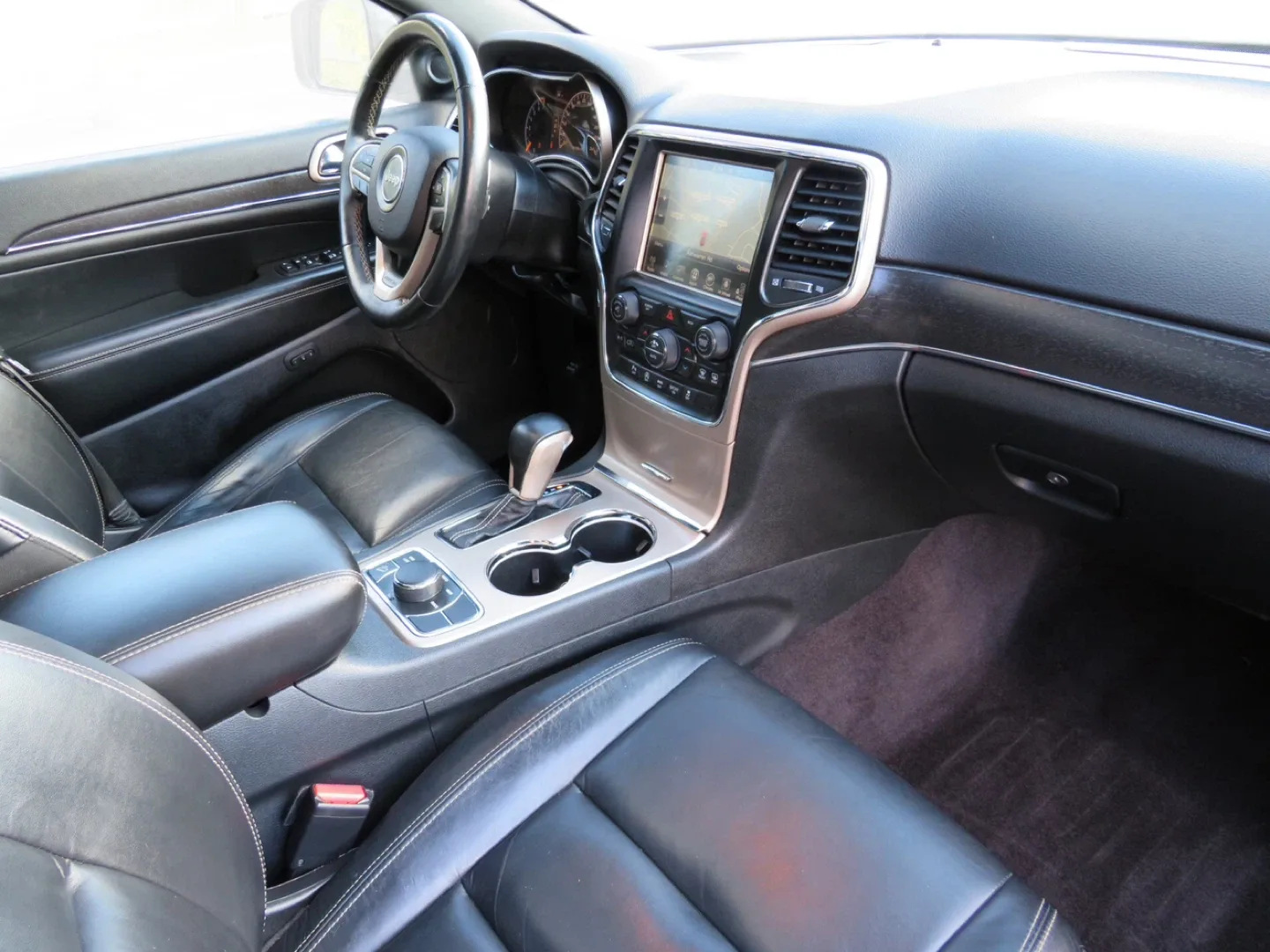 2017 Black Jeep Grand Cherokee Limited 4x4 image indicator(9)